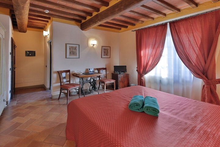 Room 5 of 28