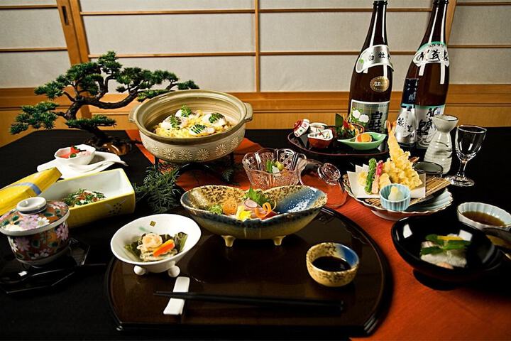 Dining 18 of 28