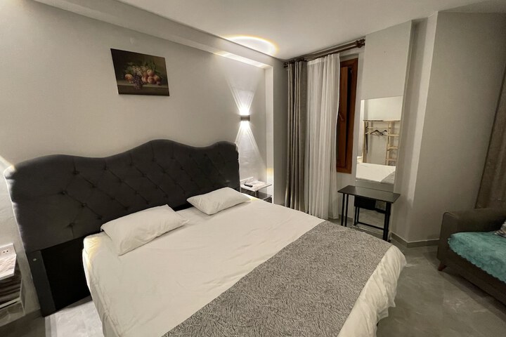Room 15 of 51