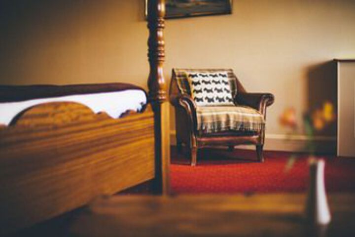 Room 9 of 29