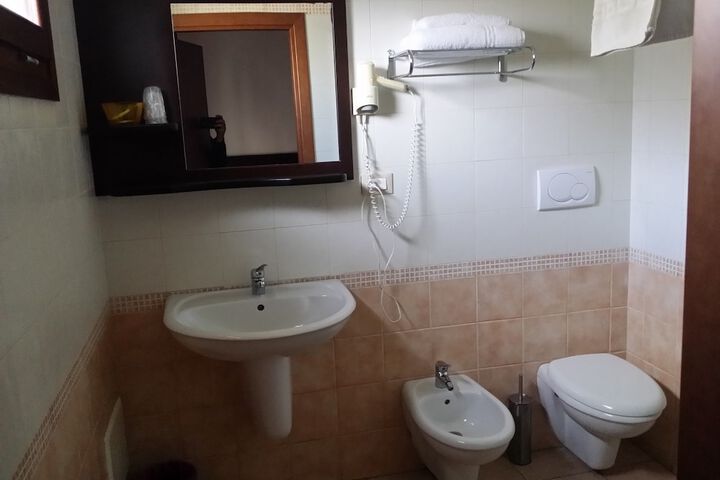 Room 37 of 63