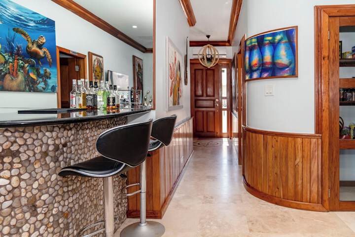 Lounge 571 of 927
