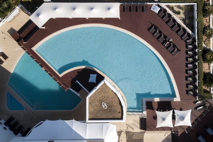 Pool 43 of 177