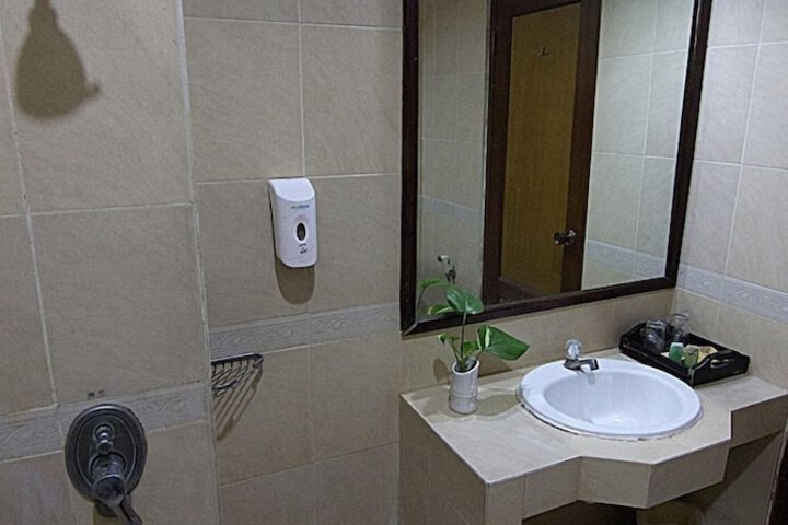 Room 14 of 30