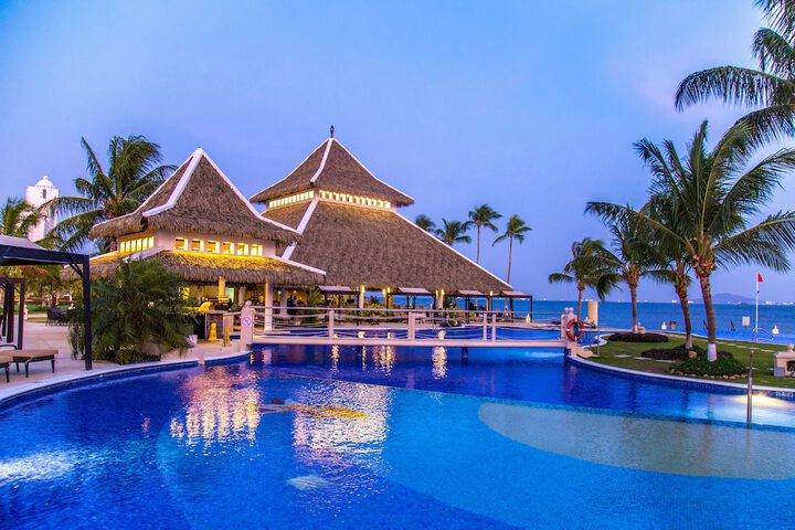 Pool Hotel