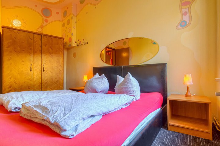 Room 23 of 69