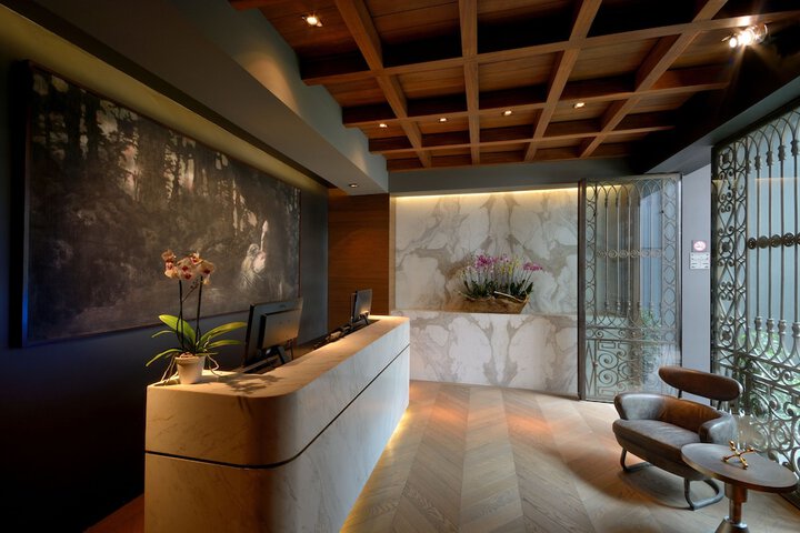 Hotel Lobby