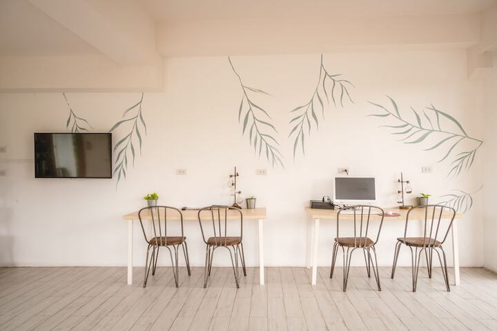 Room 25 of 37