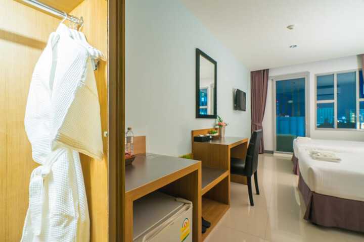 Room 25 of 46