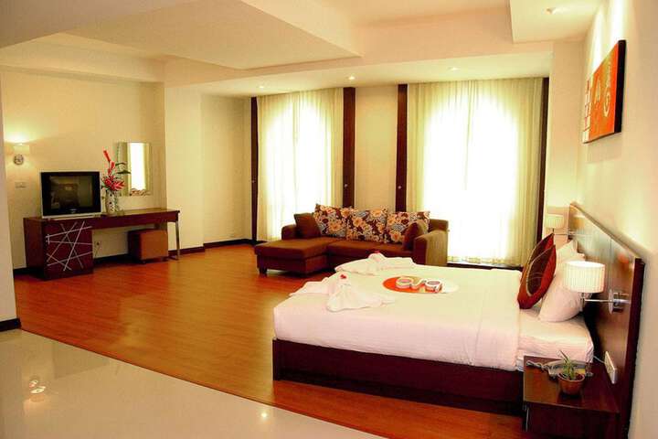 Room 11 of 26