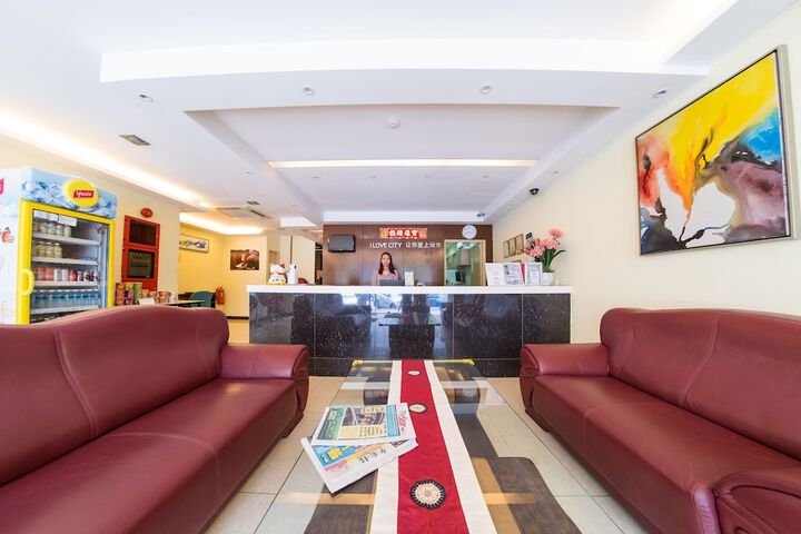Entrance & Lobby