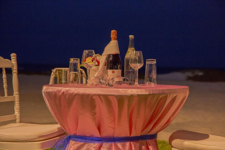 Dining 75 of 82