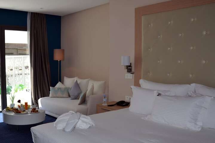 Room 14 of 37