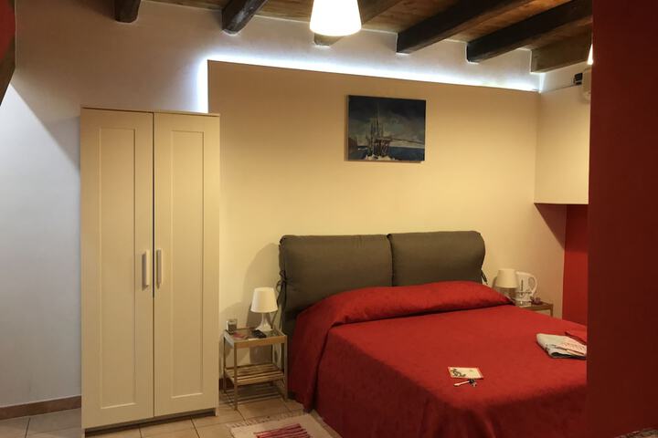 Room 2 of 45