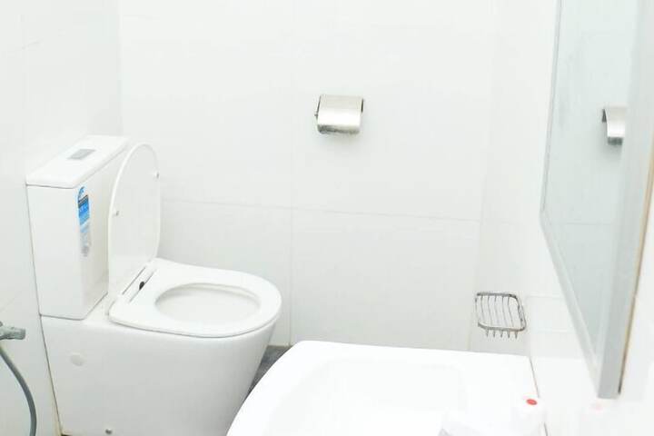 Room 8 of 19