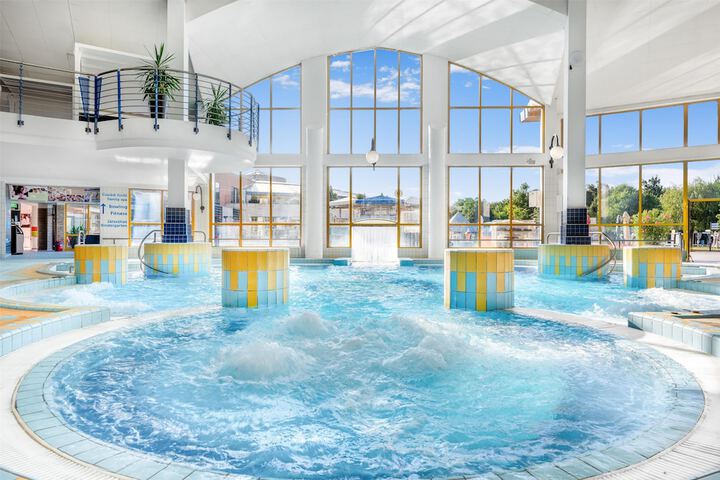 Hotel Pool
