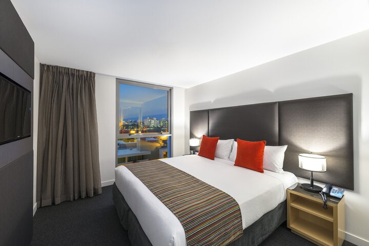 Room 2 of 87