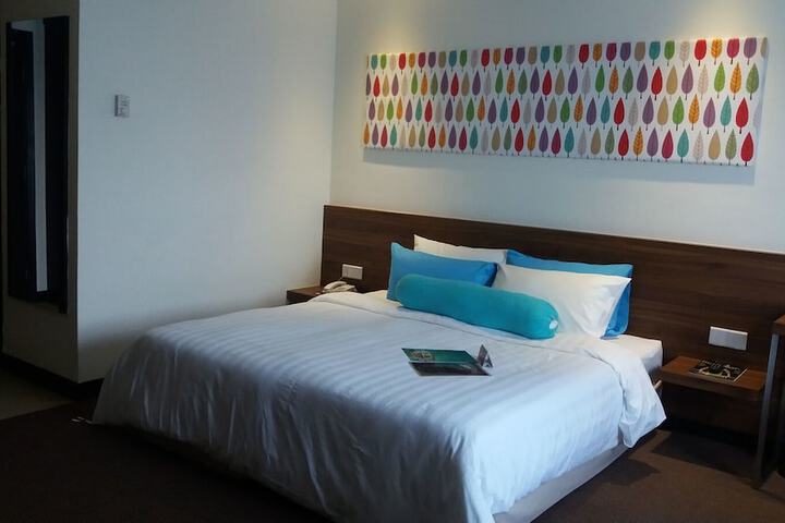 Room 6 of 31