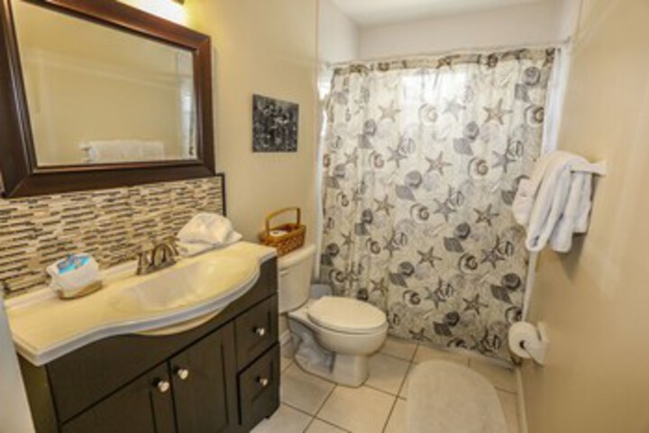 Room 4 of 25