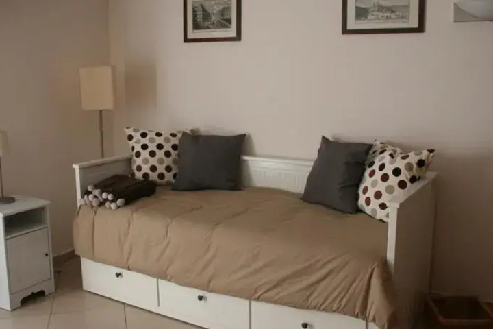 Room 2 of 9