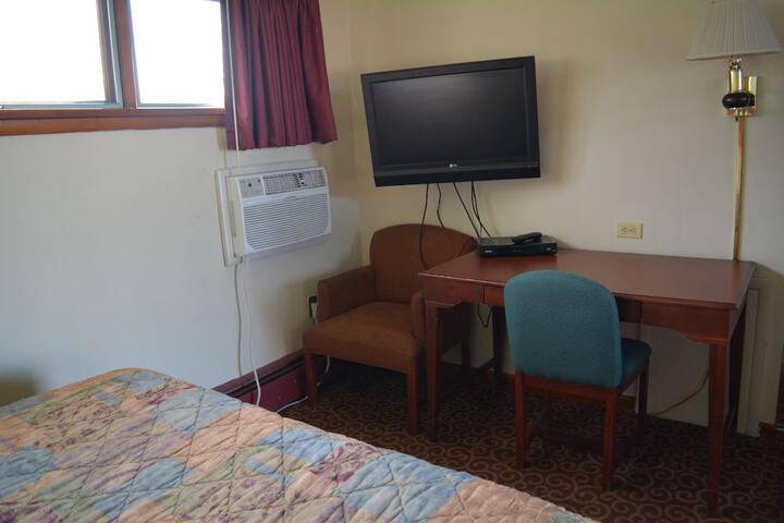 Room 12 of 34
