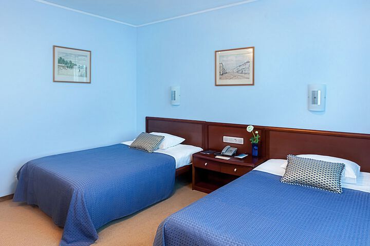 Room 14 of 48