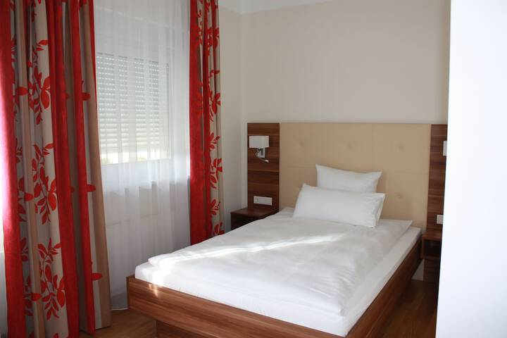 Room 8 of 19