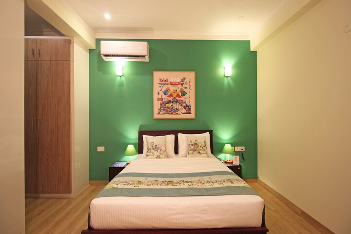 Room 10 of 20