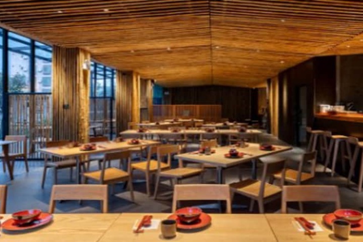 Dining 17 of 20