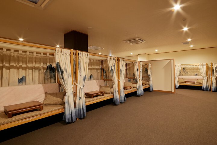 Room 6 of 30