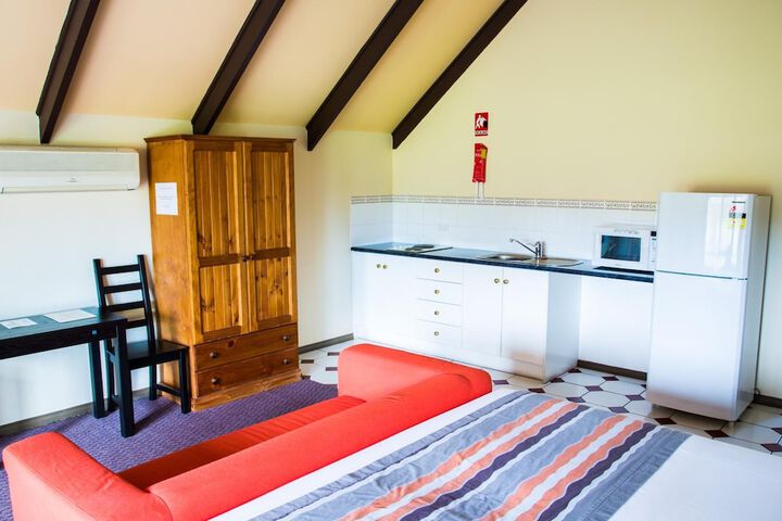 Room 11 of 41