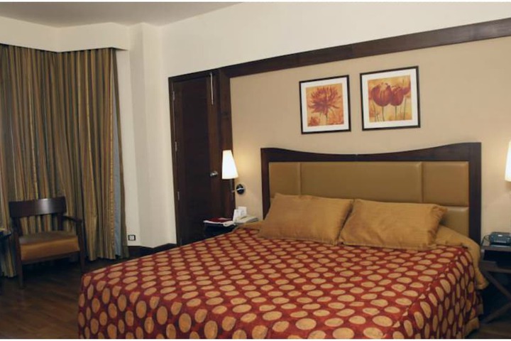 Room 4 of 53