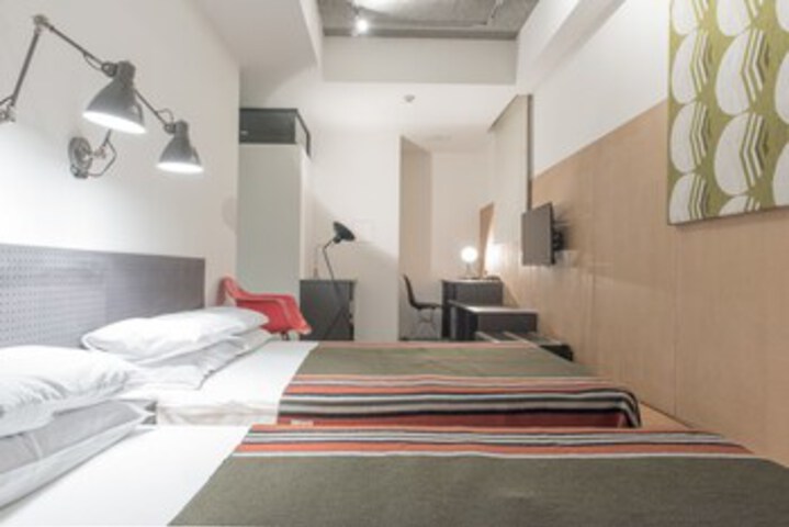 Room 132 of 214