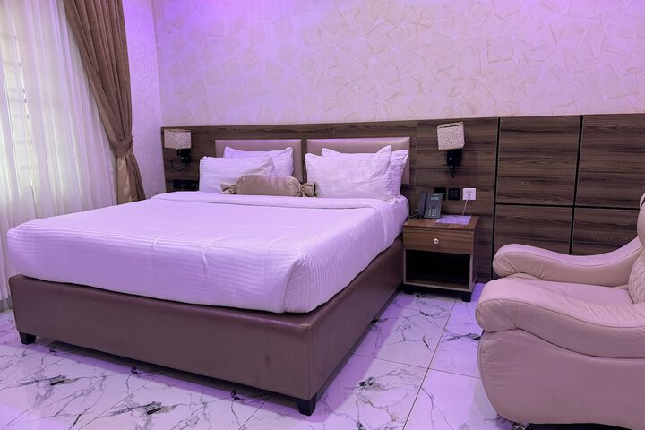 Room 12 of 43