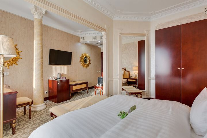 Room 11 of 78