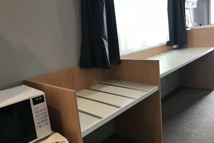 Room 8 of 152