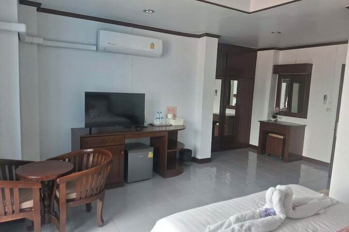 Room 33 of 71