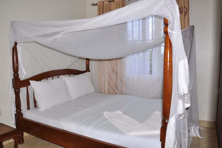 Room 3 of 17