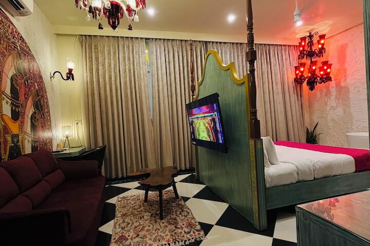 Room 63 of 167
