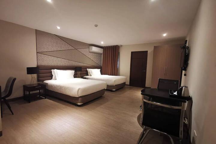Room 4 of 15