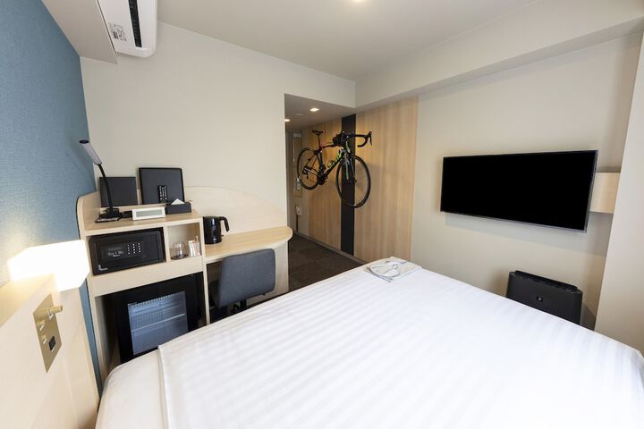 Room 6 of 36