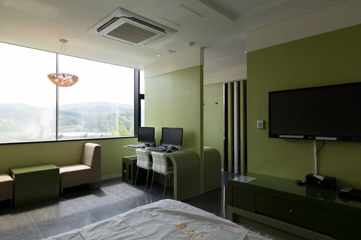 Room 5 of 54