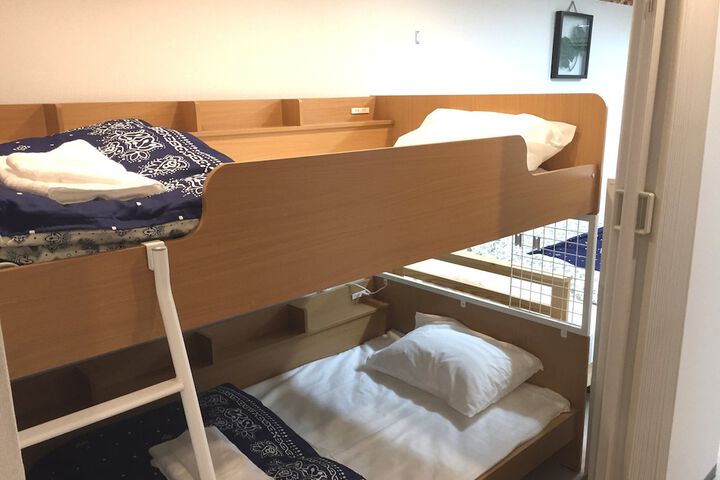 Room 8 of 46