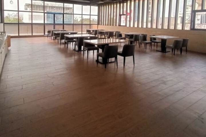 Business Center 83 of 87