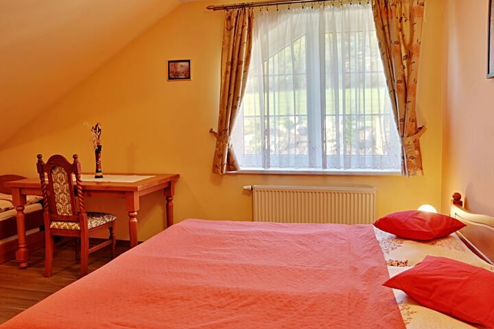 Room 4 of 66