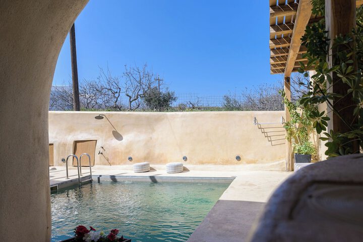 Pool 56 of 102