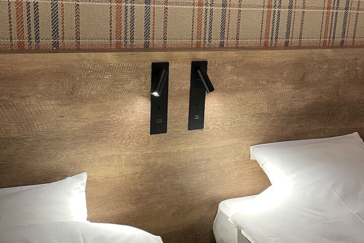 Room 6 of 15