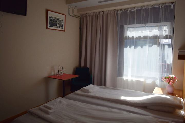 Room 5 of 40