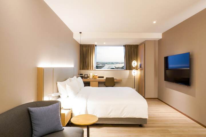 Room 18 of 50