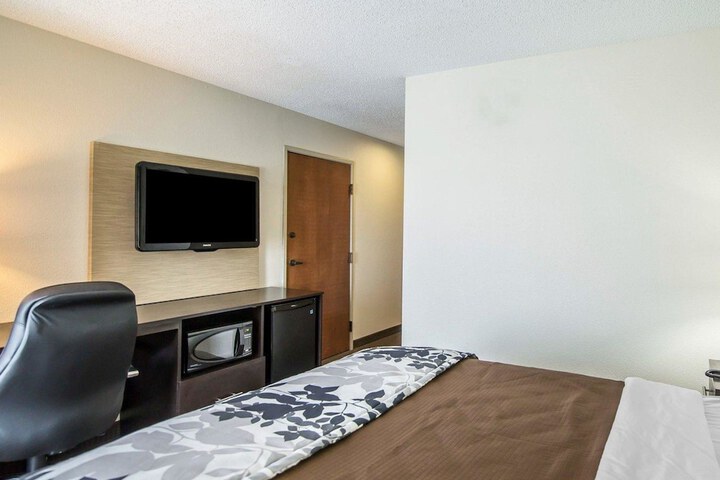 Room 22 of 33
